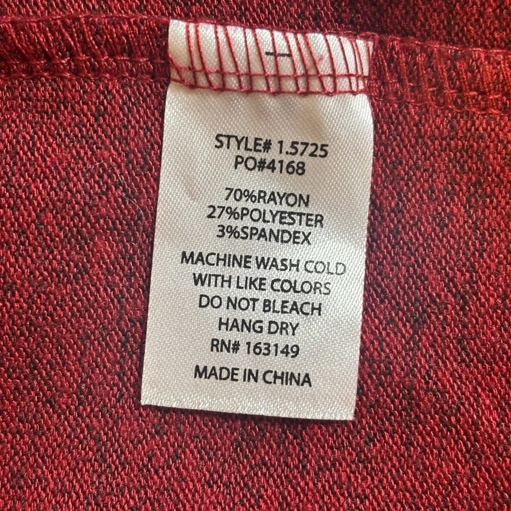 Sheila Rose Deep Red Women's Cardigan Sweater‎ size 2XL Bitton down front